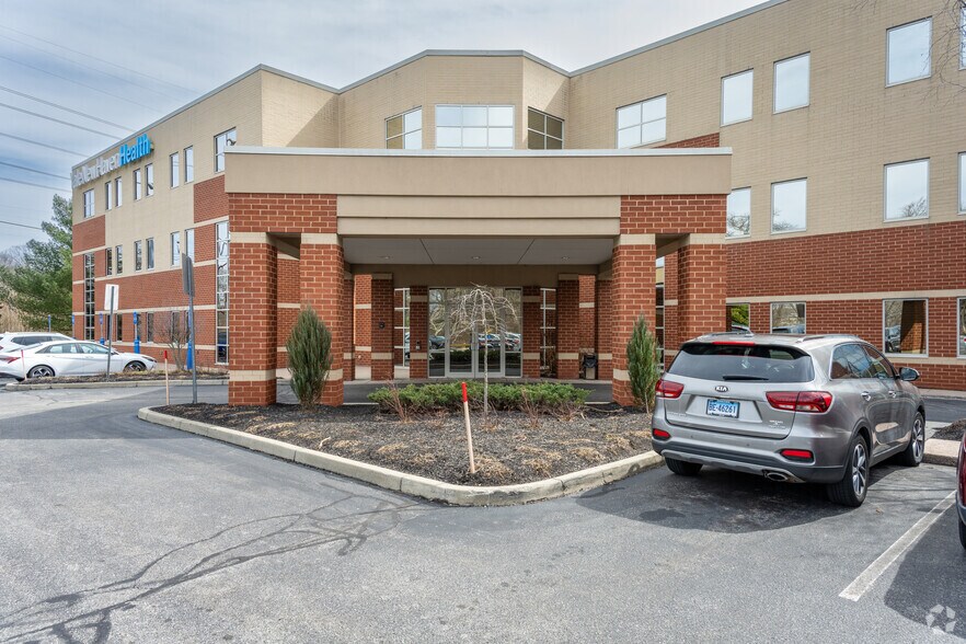 More Photos Of 196 Waterford Pky S, Waterford Medical For Lease