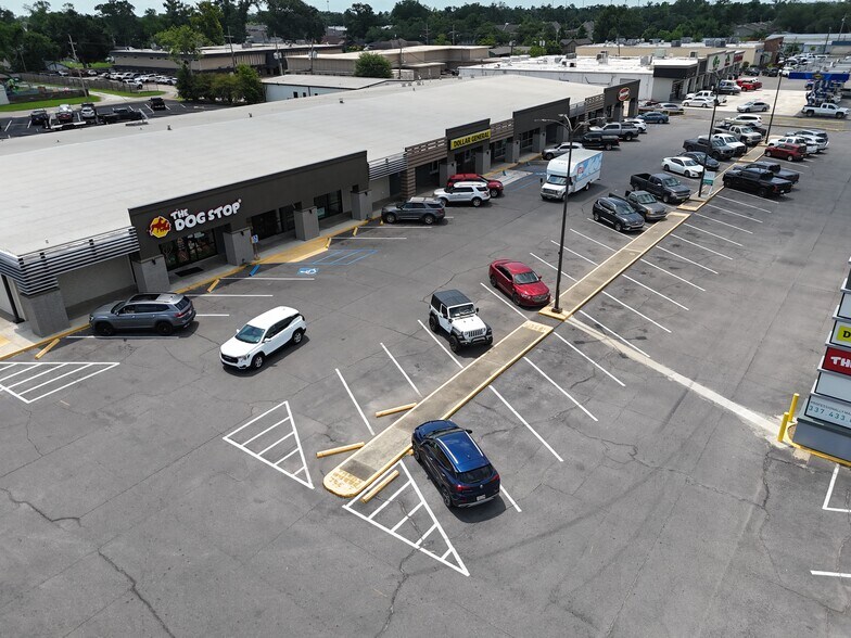 Primary Photo Of 3529 Ryan St, Lake Charles Unknown For Lease