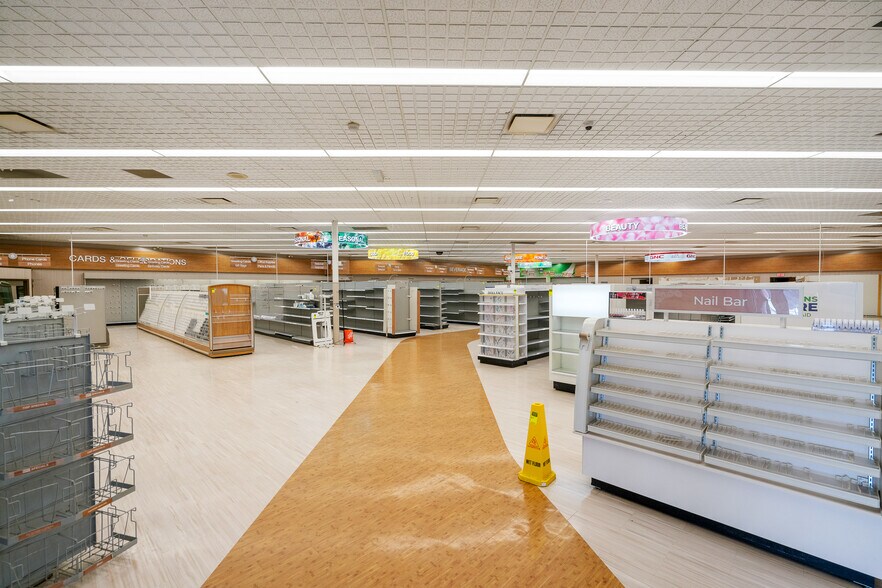 More Photos Of 195 M 66 N, Charlevoix Drugstore For Sale