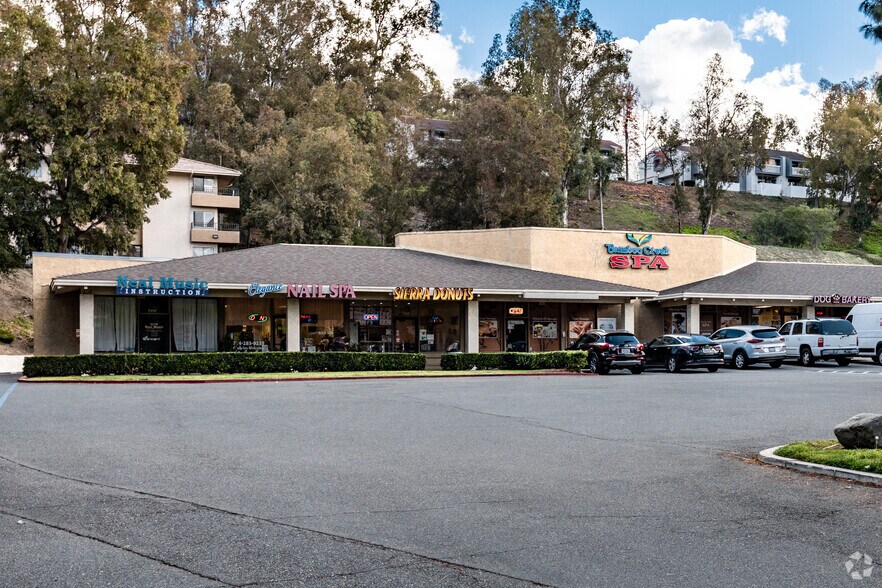 More Photos Of 420-468 S Anaheim Hills Rd, Anaheim Hills Unknown For Lease