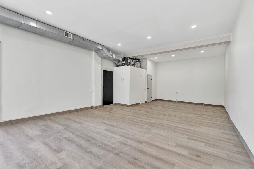 More Photos Of 2435 Williams Ave, Cincinnati Storefront Retail Residential For Lease