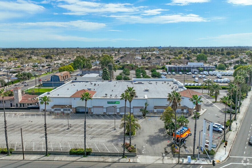 More Photos Of 3380 N Los Coyotes Diagonal, Long Beach Supermarket For Sale