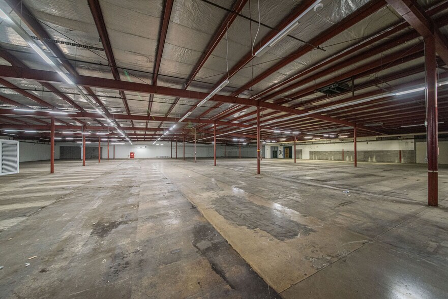 More Photos Of 322 N 3rd St, Paducah Warehouse For Lease