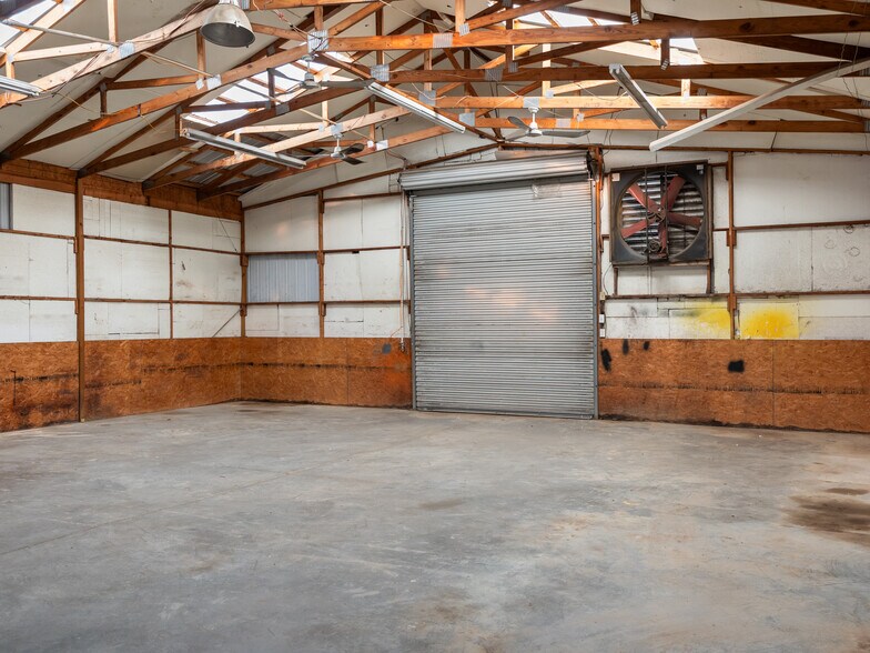 More Photos Of 428 S 3rd Ave, Chatsworth Freestanding For Sale