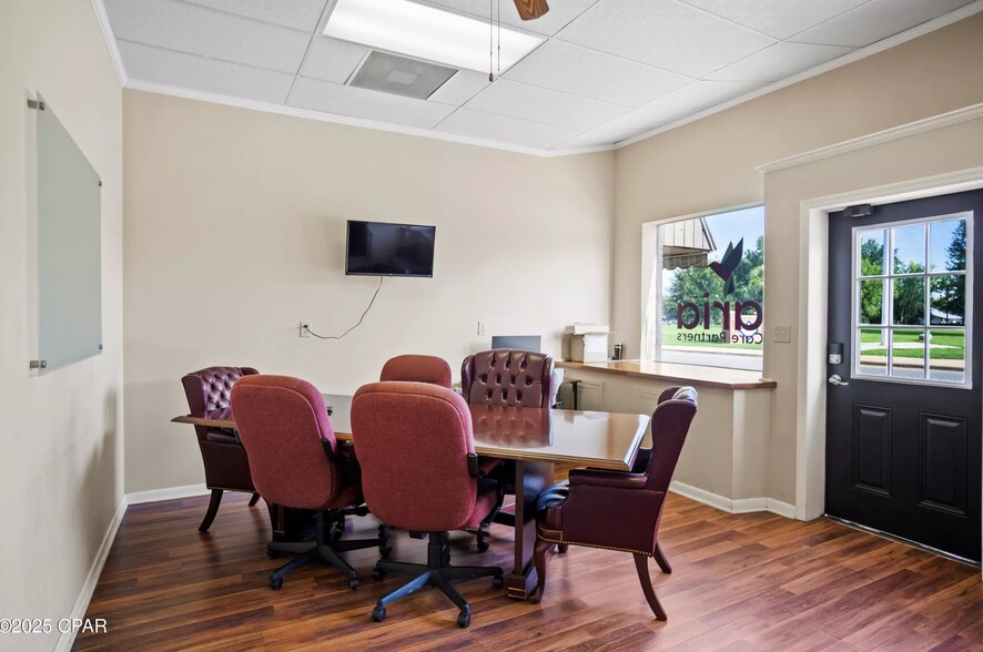 More Photos Of 20735 Central Ave E, Blountstown Office For Sale