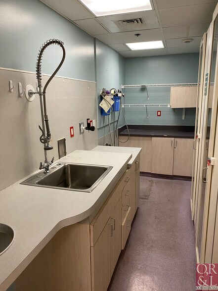 More Photos Of 4 Northwestern Dr, Bloomfield Medical For Lease