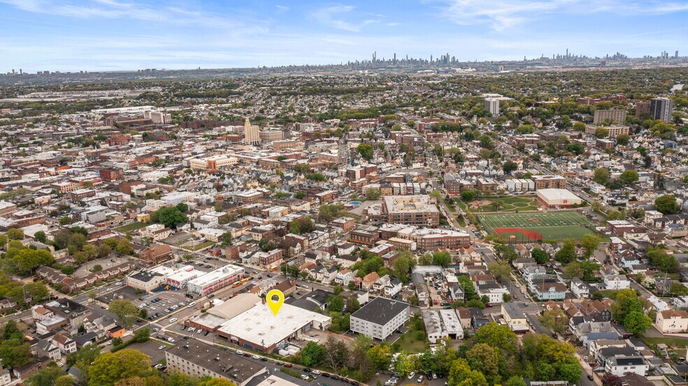 More Photos Of 349 Chestnut St, Passaic Warehouse For Lease