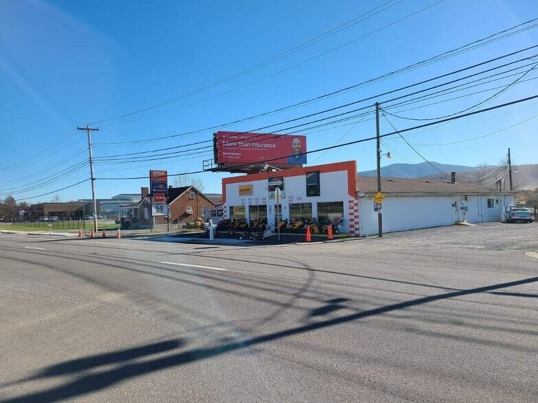 More Photos Of 3954 W Main St, Salem Freestanding For Sale