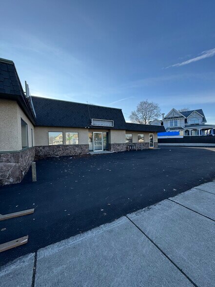 More Photos Of 1211 W Northwest Blvd, Spokane General Retail For Sale