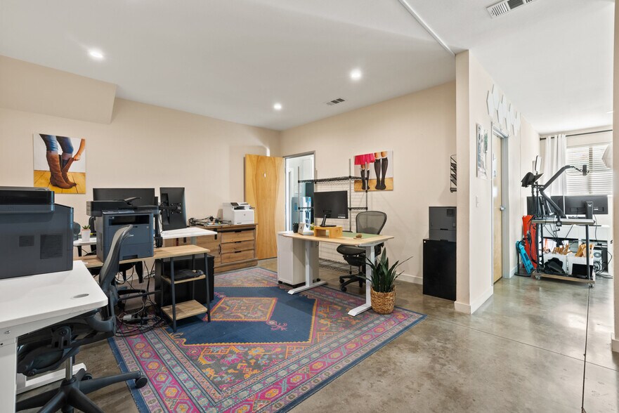 More Photos Of 2000 Windy Ter, Cedar Park Warehouse For Sale