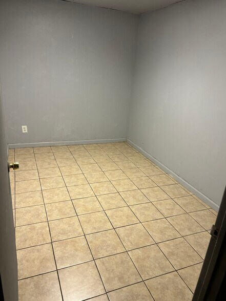 More Photos Of 922 S Atlantic Blvd, East Los Angeles Office For Sale
