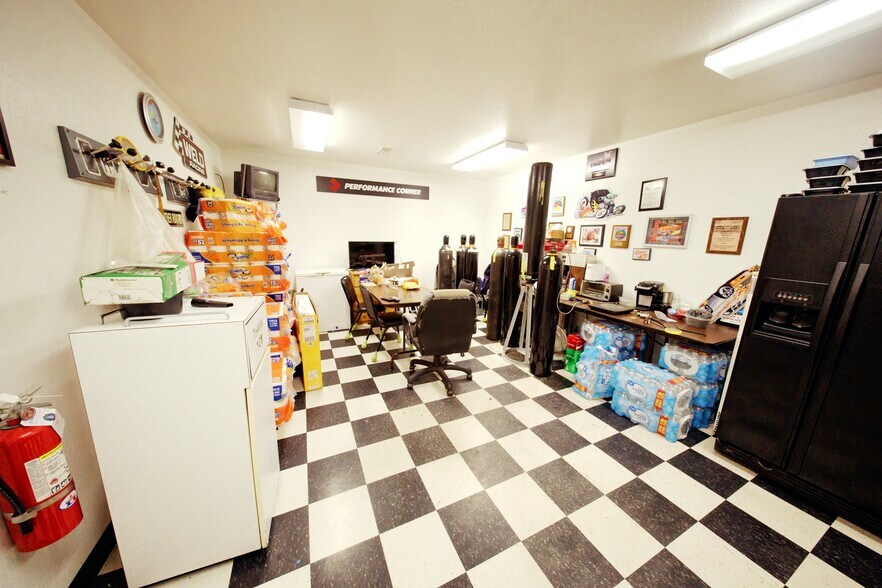 More Photos Of 1345 Callahan Dr, Knoxville Distribution For Sale