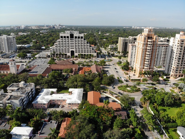 More Photos Of 533 Coral Way, Coral Gables Apartments For Sale