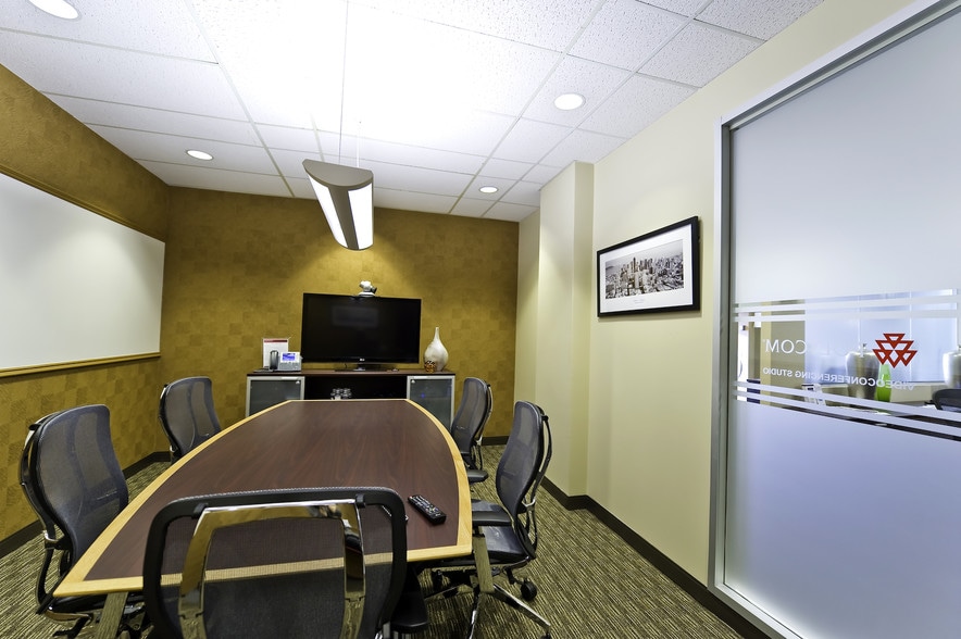 More Photos Of 380 Wellington St, London Coworking Space