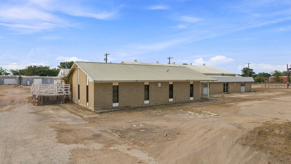 More Photos Of 1885 FM 448, Giddings Warehouse For Sale
