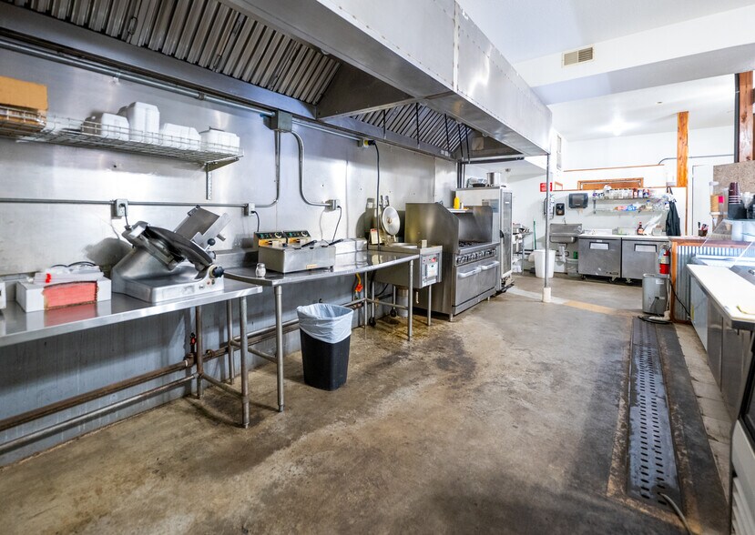 More Photos Of 4634 Highway 185, New Haven Freestanding For Sale