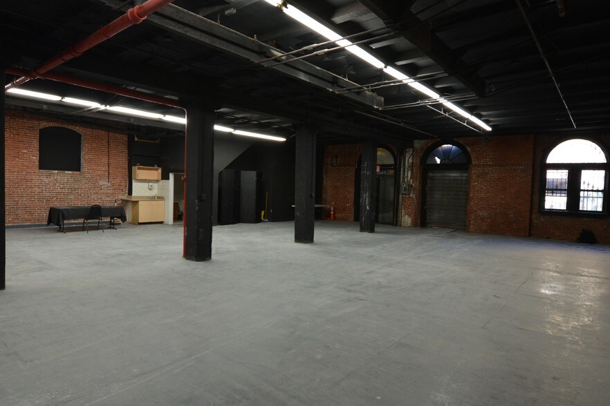 More Photos Of 16 Waverly Ave, Brooklyn Loft Creative Space For Lease