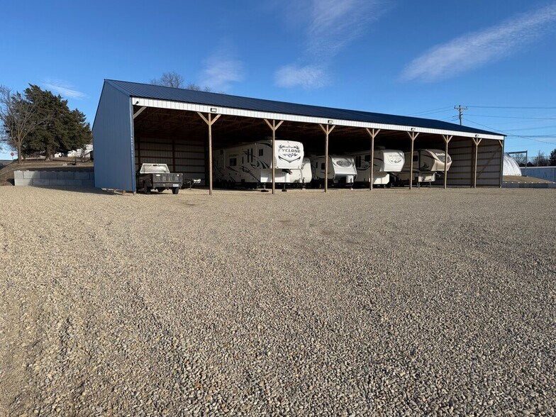 More Photos Of 304 E 16th St, Concordia Service For Sale