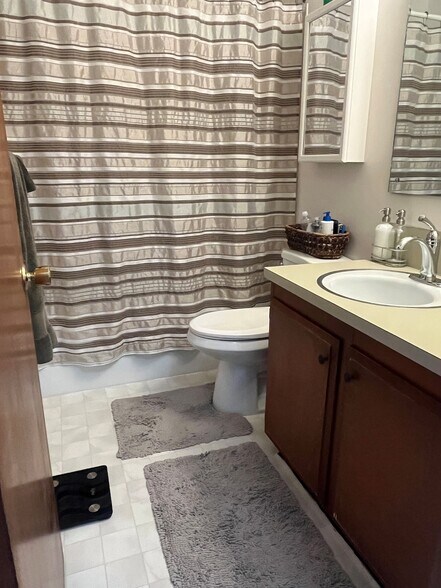 More Photos Of 2707 W Jameson St, Seattle Apartments For Sale