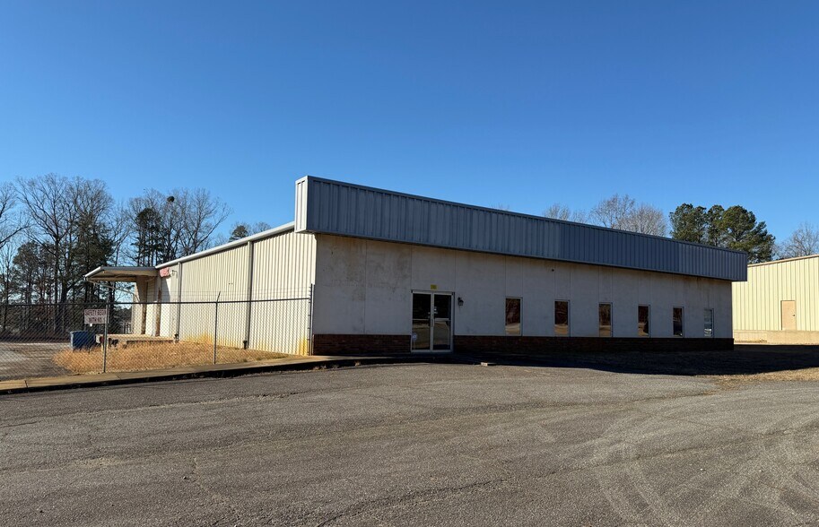 Primary Photo Of 110 Venture Blvd, Spartanburg Warehouse For Sale