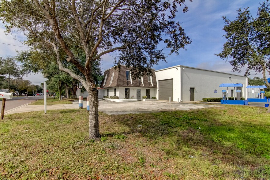 More Photos Of 5767 157th Ave N, Clearwater Light Manufacturing For Lease