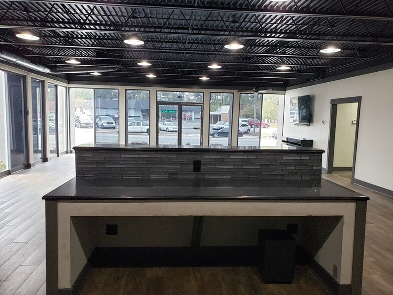 More Photos Of 1201 N Ashley St, Valdosta Auto Repair For Sale