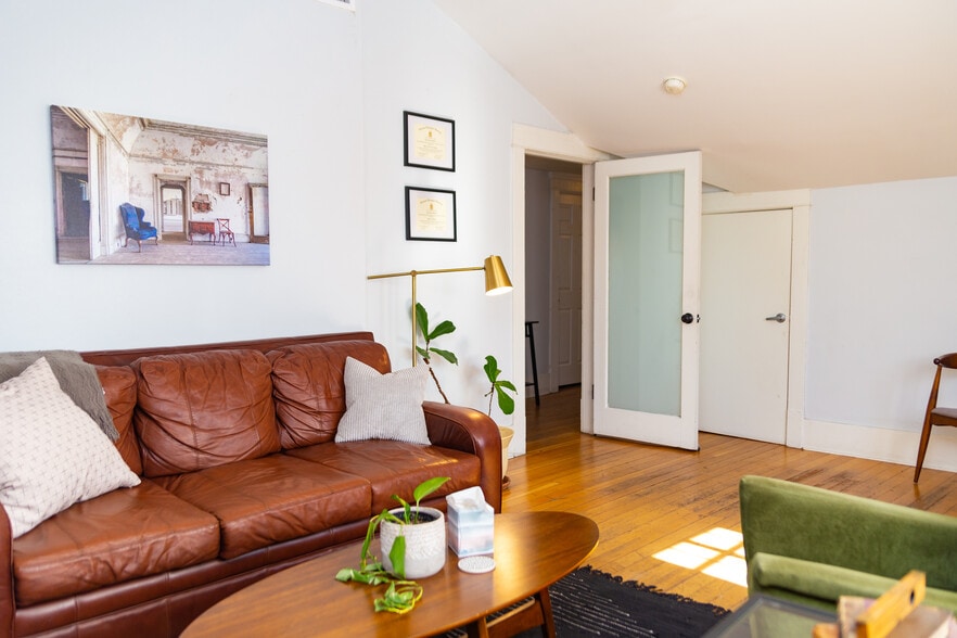 More Photos Of 531 E Lynwood St, Phoenix Office Residential For Sale