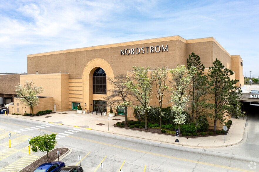 More Photos Of 5 Woodfield Mall, Schaumburg Unknown For Sale