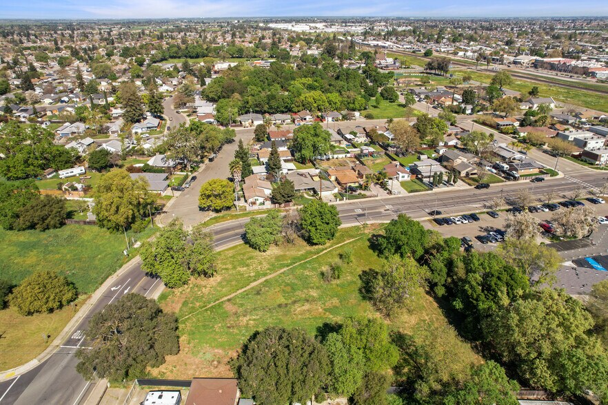 More Photos Of 114 F St, Galt Land For Sale
