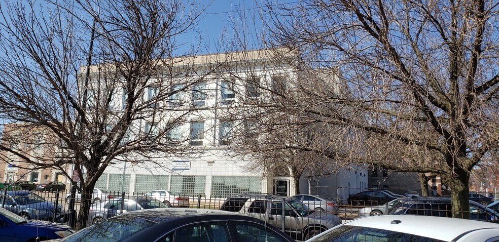 More Photos Of 1110 S Oakley Blvd, Chicago Office For Sale