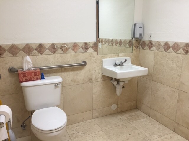 More Photos Of 7440 E Karen Dr, Scottsdale Service For Lease