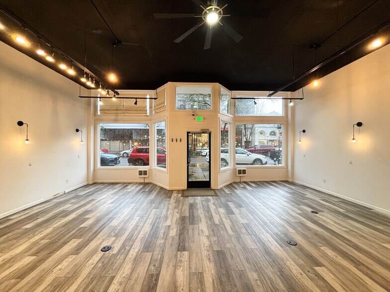 More Photos Of 265 S Main St, Independence Storefront Retail Office For Sale