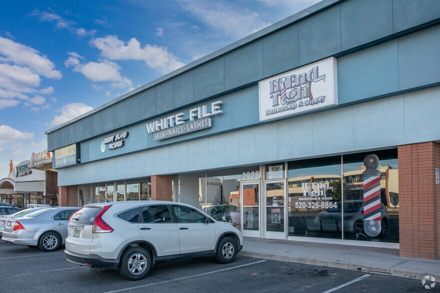 More Photos Of 2920-2932 E Broadway Blvd, Tucson Freestanding For Lease
