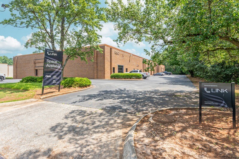 More Photos Of 990 Norcross Industrial Ct, Norcross Warehouse For Lease