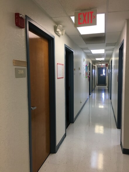 More Photos Of 206 8th St, Fabens Medical For Sale