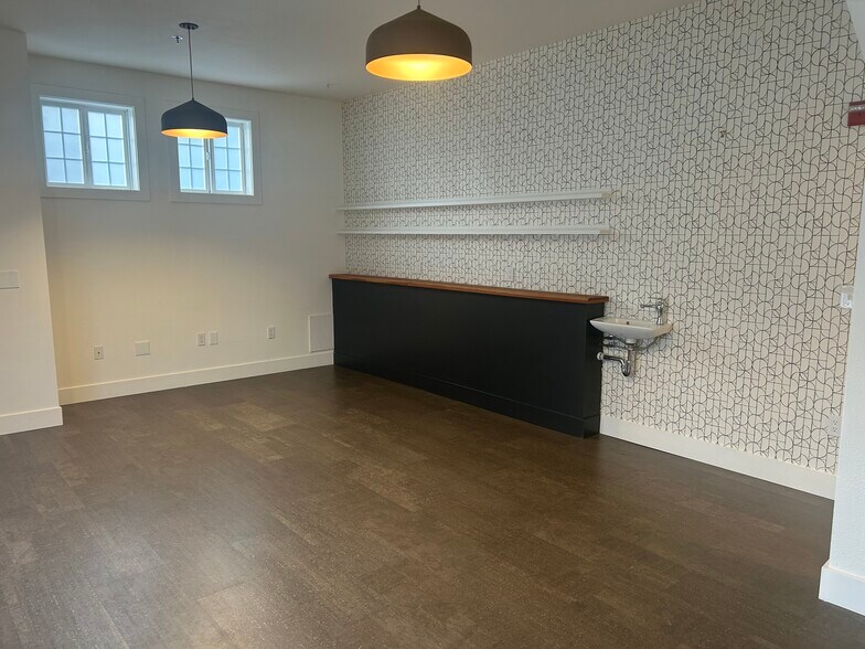 More Photos Of 562-570 Valley St, Seattle Apartments For Lease