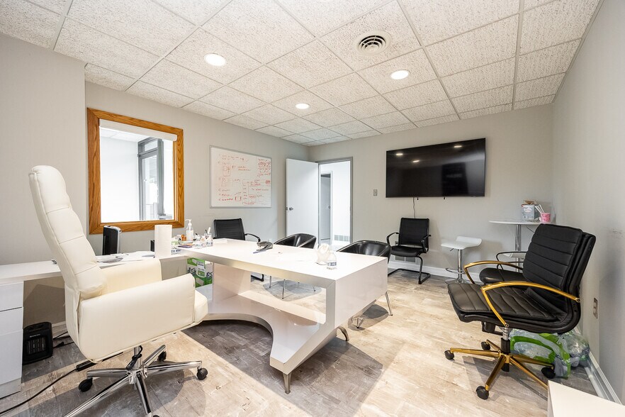 More Photos Of 728 Springdale Dr, Exton Office For Lease