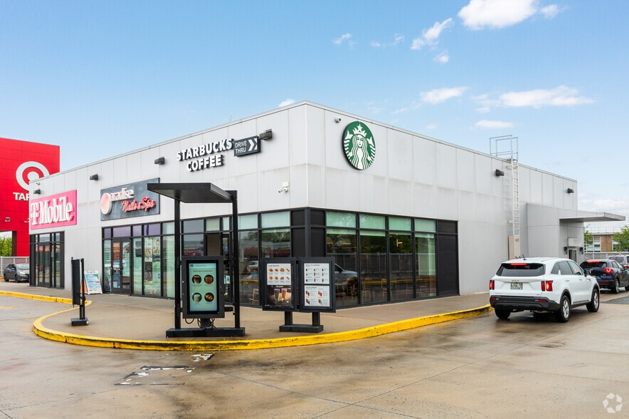 More Photos Of Hutchinson River Pky @ Wennerplace, Bronx Unknown For Lease