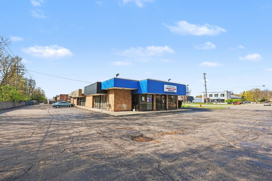 More Photos Of 30000 Orchard Lake Rd, Farmington Medical For Lease