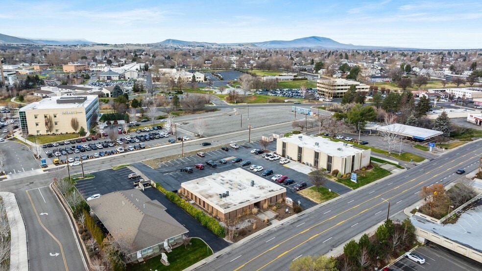 More Photos Of 1177 Jadwin Ave, Richland Office For Sale