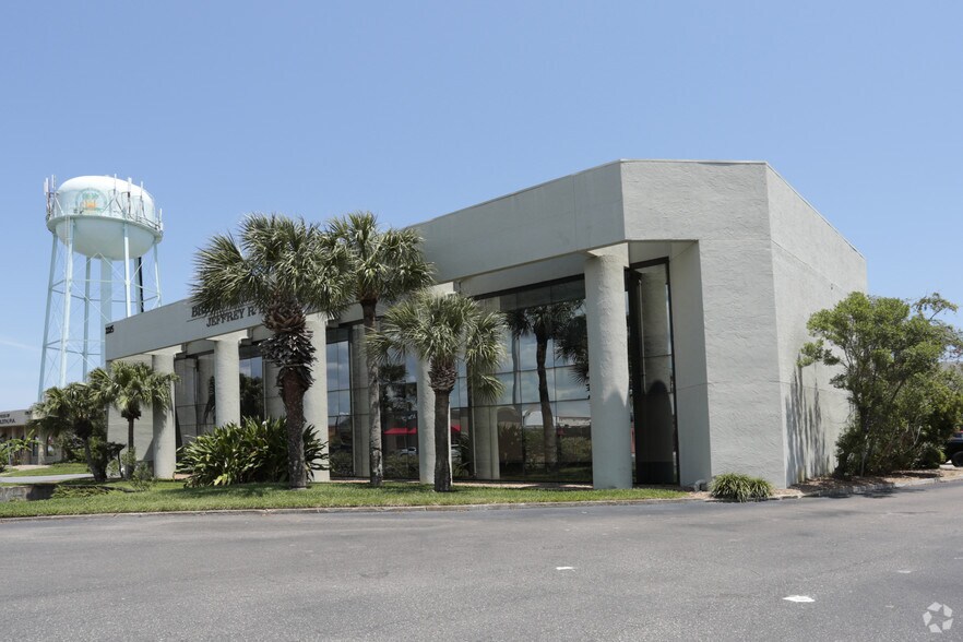 More Photos Of 2215 3rd St S, Jacksonville Beach Office For Lease