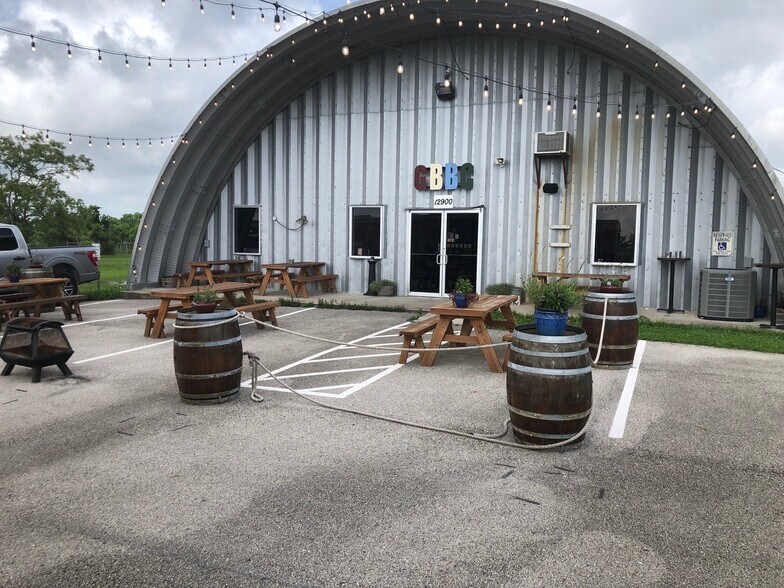 More Photos Of 12900 Fm 3436 Rd, Dickinson Bar For Lease