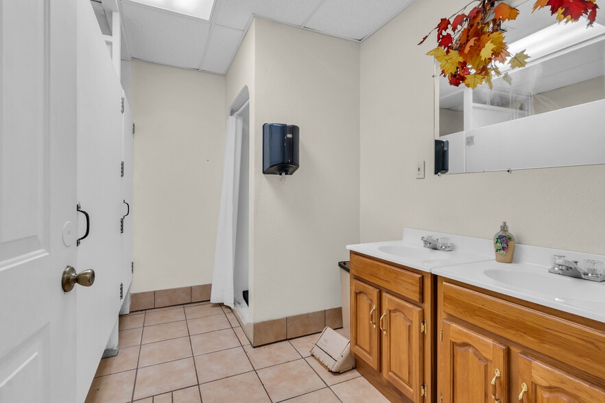 More Photos Of 727 4th St, Healdton Religious Facility For Sale