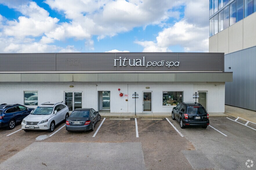 More Photos Of 3414-3468 Ella Blvd, Houston Unknown For Lease