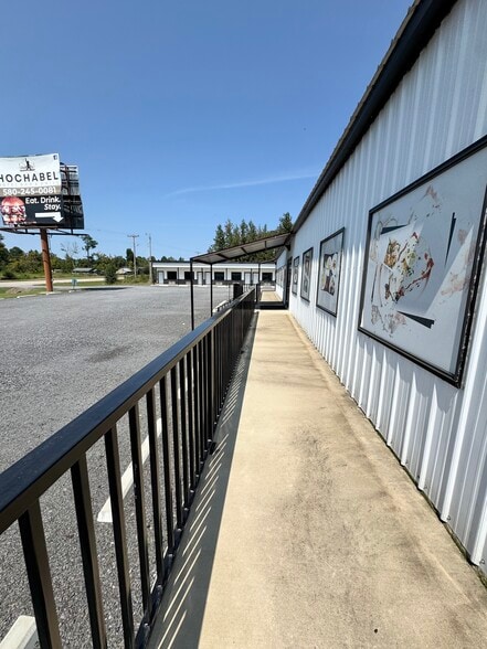 More Photos Of 500 SE Lincoln Rd, Idabel Hotel For Sale