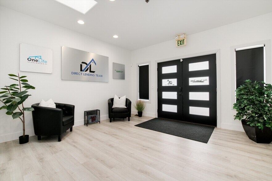 More Photos Of 42 Garden Ctr, Broomfield Office For Lease