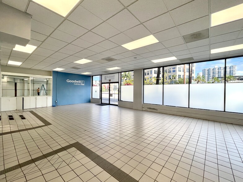 More Photos Of 1079-1085 S Beretania St, Honolulu Storefront Retail Office For Sale