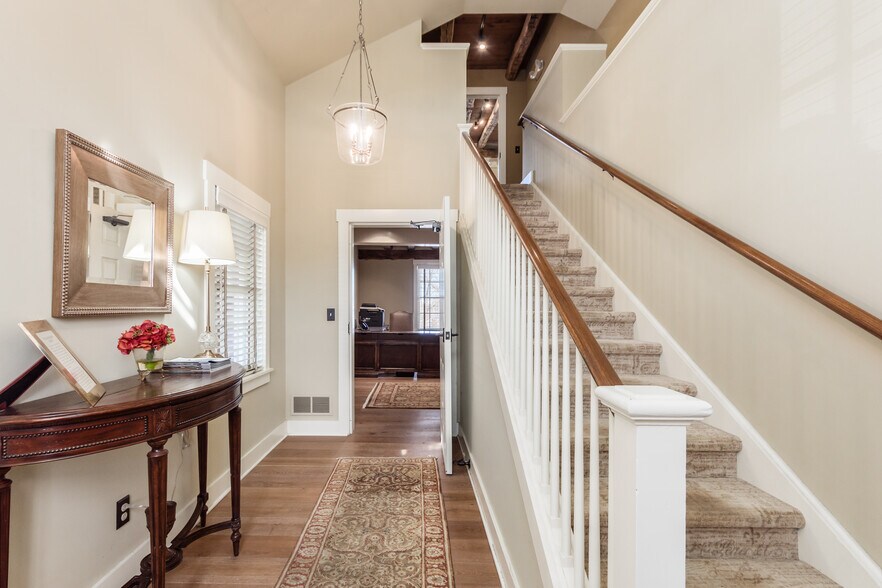 More Photos Of 109 S High St, Dublin Loft Creative Space For Sale