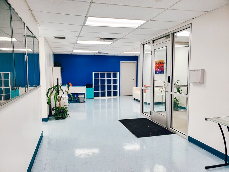 More Photos Of 12105 N 28th St, Saint Petersburg Warehouse For Sale