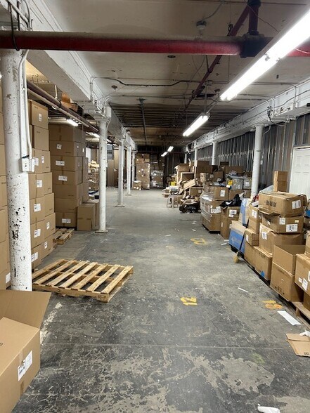 More Photos Of 49 Rose St, Stoughton Light Manufacturing For Lease